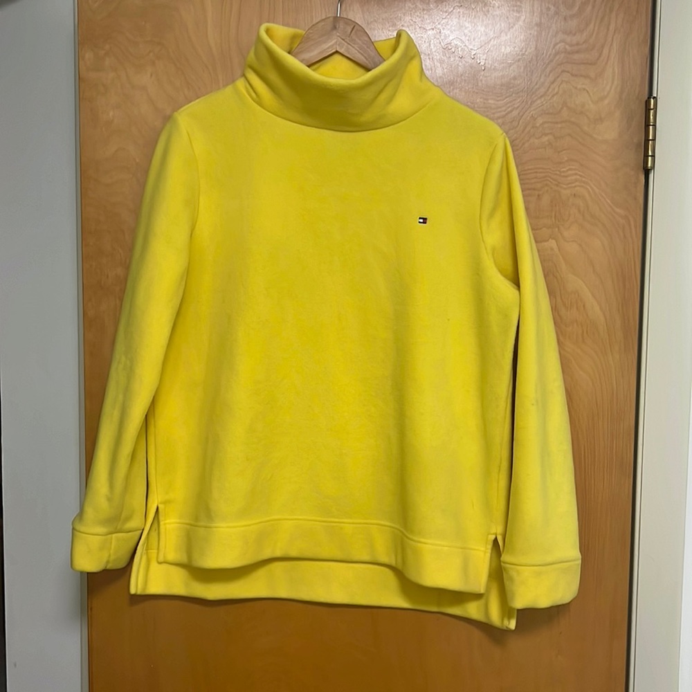 Tommy Hilfiger super soft turtleneck sweater size L/G.